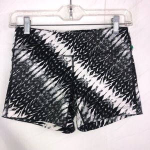 ❌ SOLD ❌   Athleta bootie shorts 3”